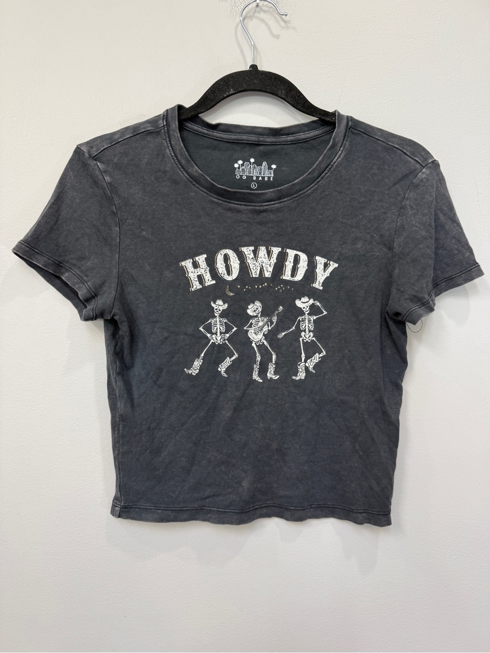 Howdy Graphic Crop Tee - Black